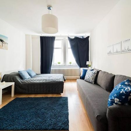 3 Rooms Big Apartment - 150 M Town Hall - Nice Design فروتسواف المظهر الخارجي الصورة